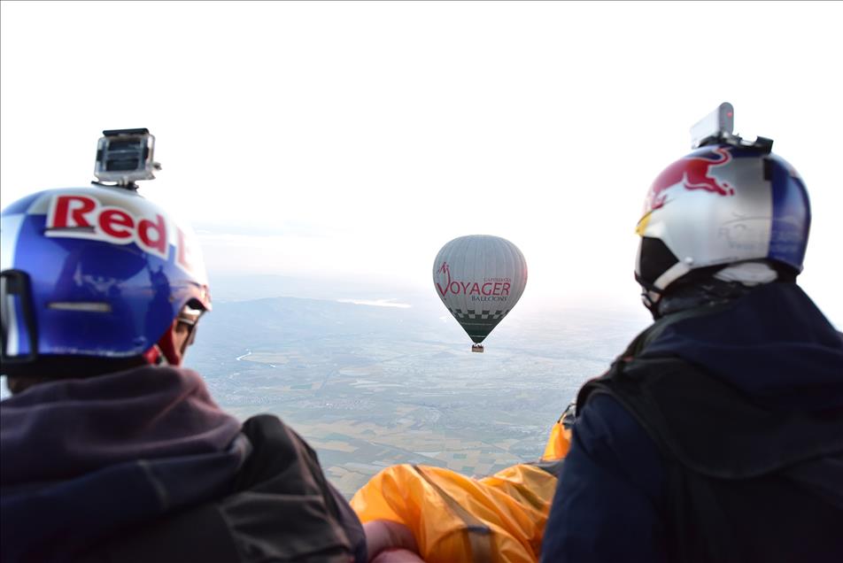 Paragliding and hydrogen balloon trip at Cappadocia, Turkey