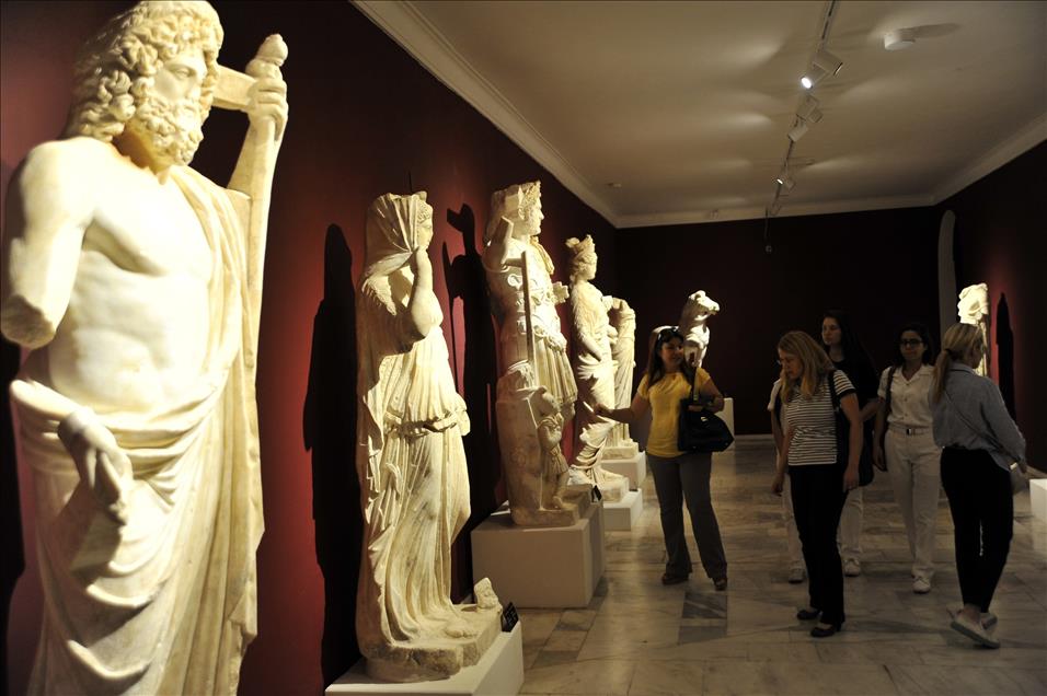 Perge'de son 3 yılda 13 heykel bulundu