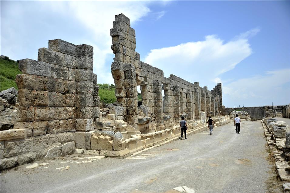 Perge'de son 3 yılda 13 heykel bulundu