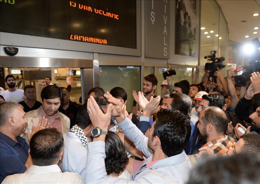 Türk gazetecilerin İsrail'de alıkonulması