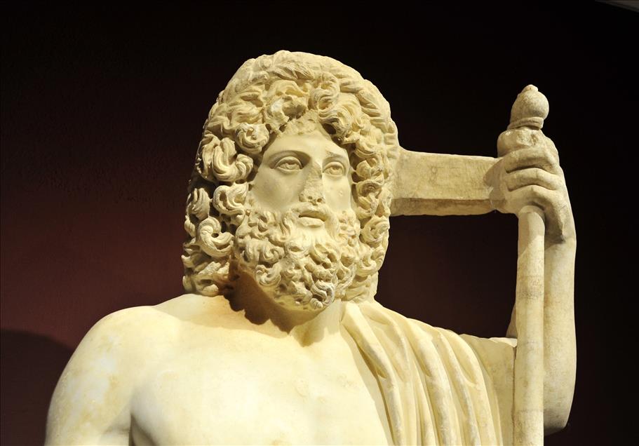 Perge'de son 3 yılda 13 heykel bulundu