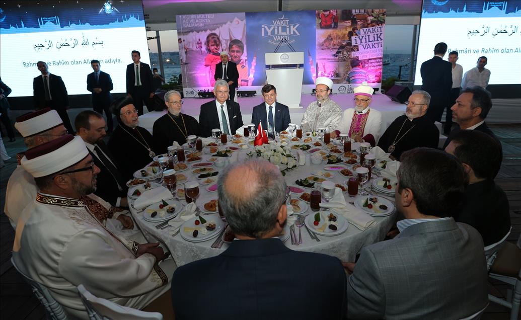 Başbakan Davutoğlu İstanbul'da