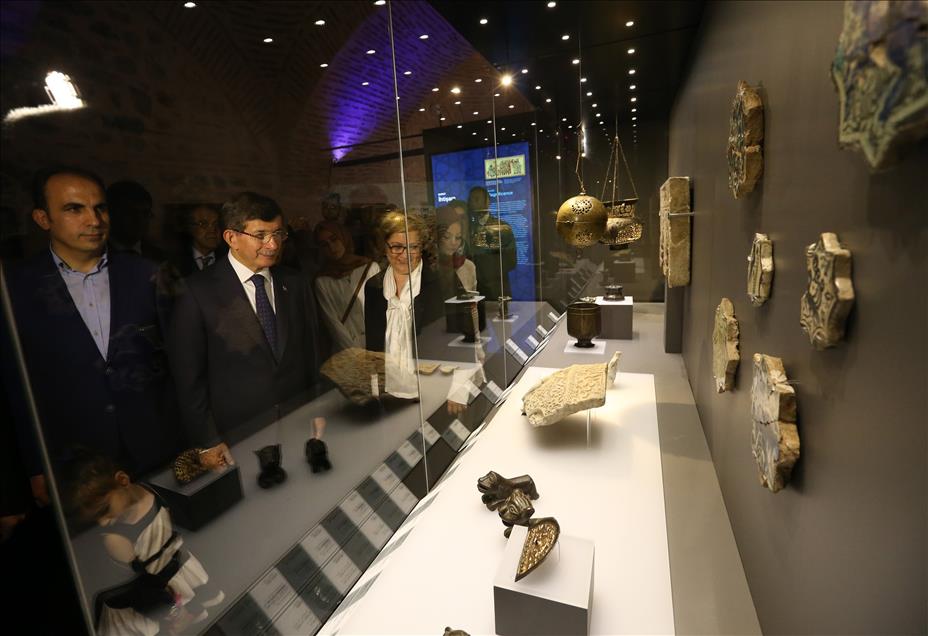 Başbakan Davutoğlu İstanbul'da