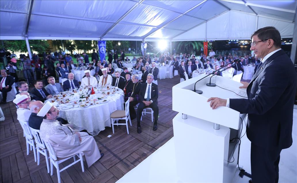Başbakan Davutoğlu İstanbul'da