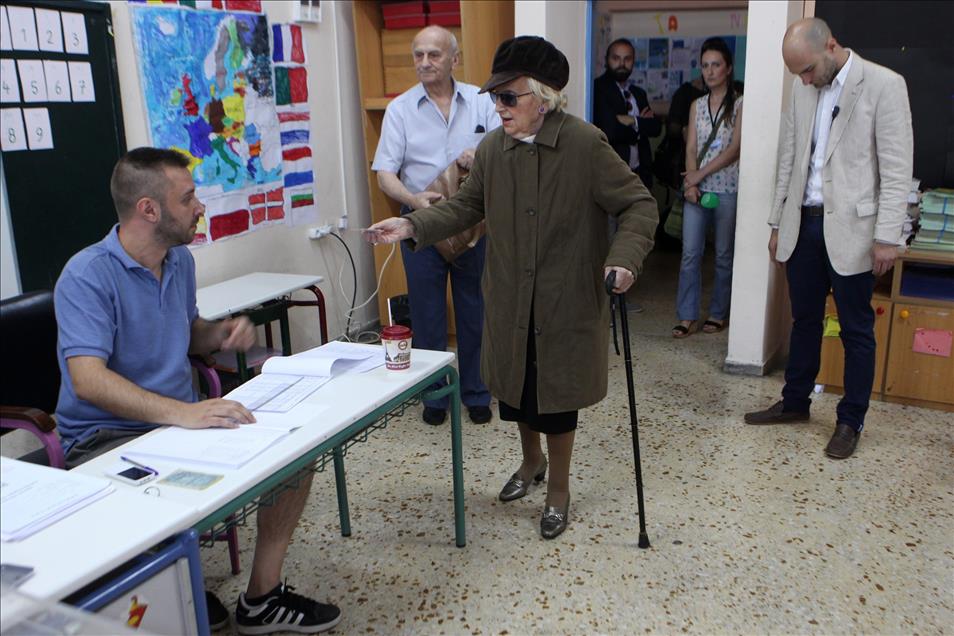 Greece votes in bailout referendum