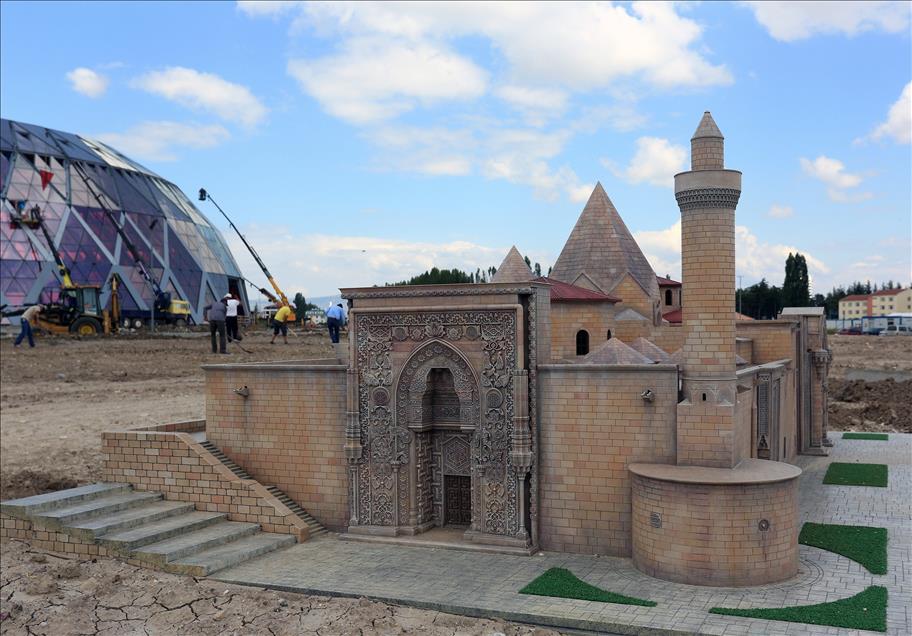 "Türk dünyasının miniatürk"ü Eylül'de açılacak