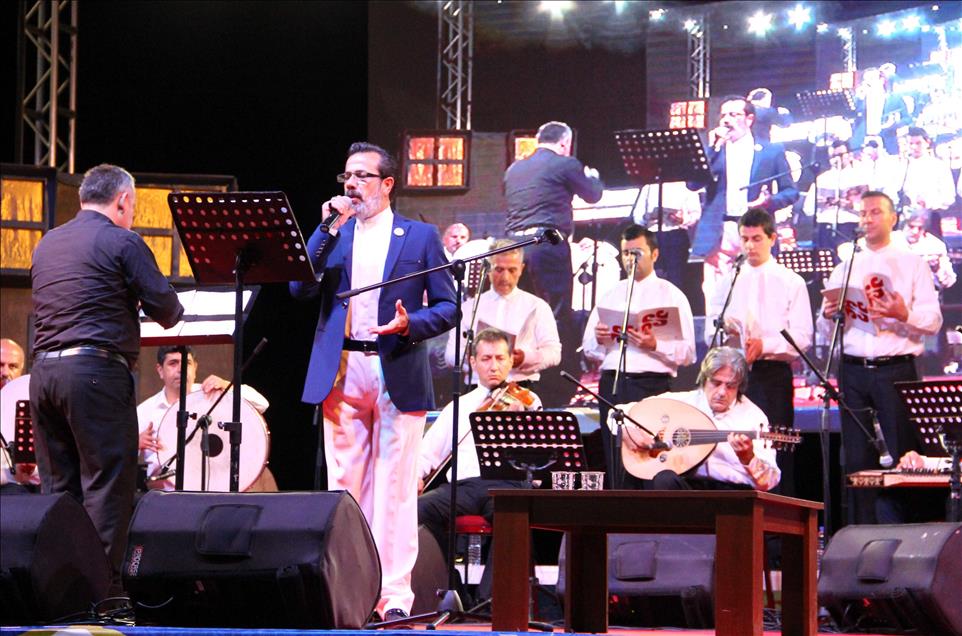 Kızı Özgecan için ilk kez konser verdi