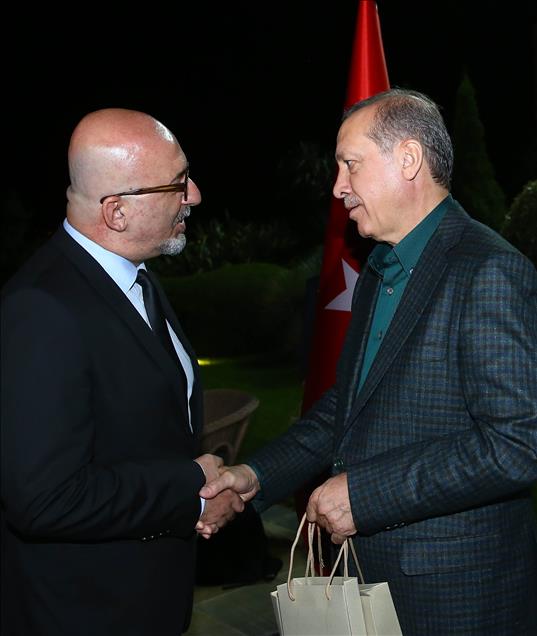 Cumhurbaşkanı Erdoğan, sporcu ve sanatçılarla birlikte iftar yaptı