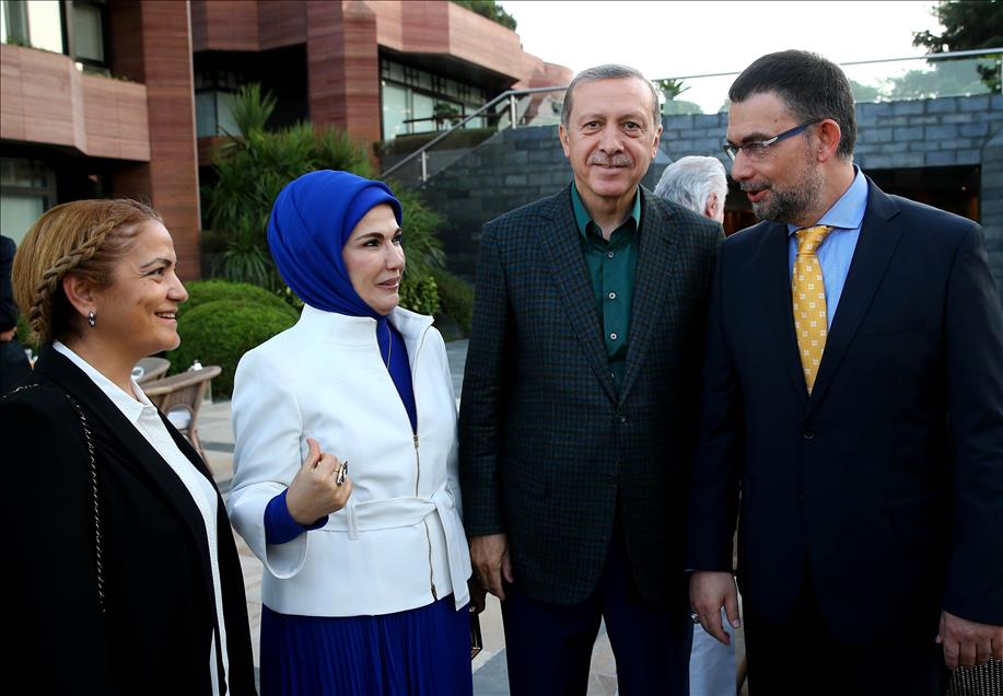 Cumhurbaşkanı Erdoğan, sporcu ve sanatçılarla birlikte iftar yaptı