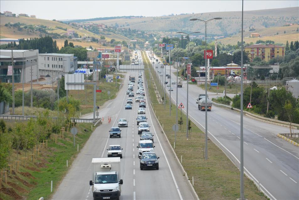 Elmadağ'da "bayram trafiği"