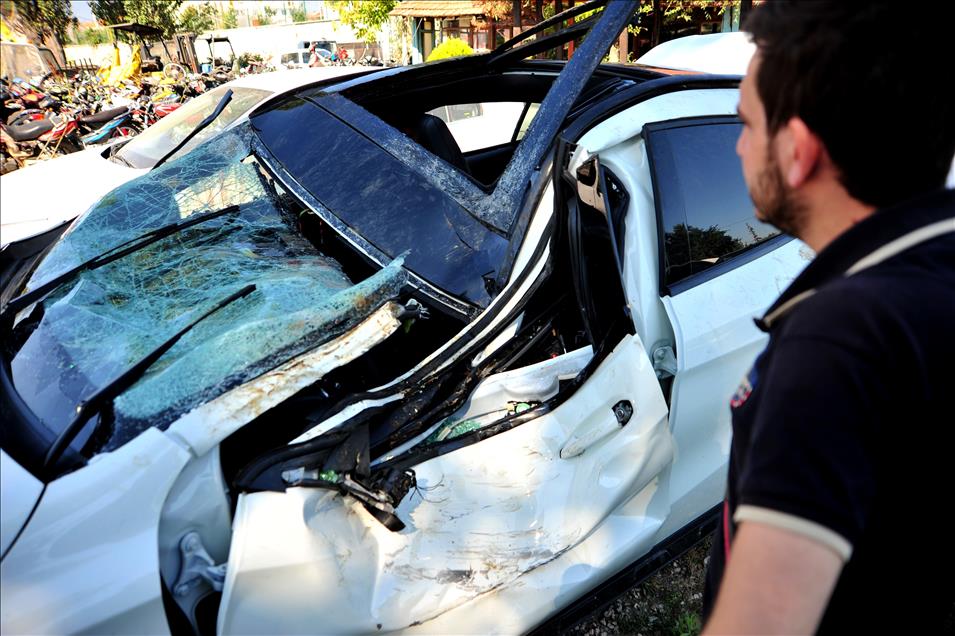 Bursa'da otomobil ağaca çarptı: 1 ölü