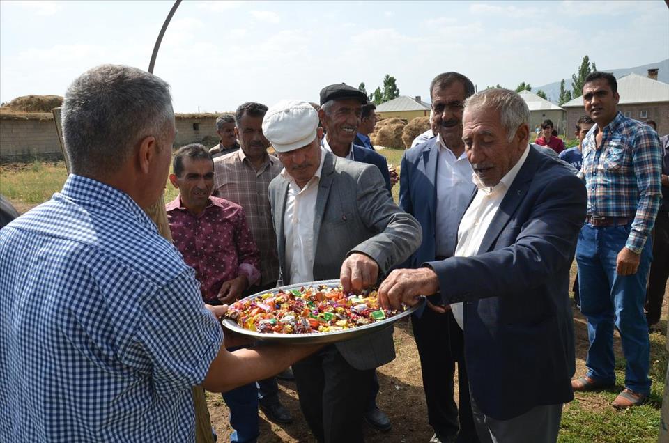 Di eydiyê de nêzî 4 ton û nîv şekir îkram dikin
