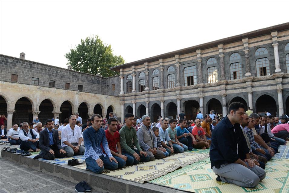Diyarbakır'da bayram namazı kılındı