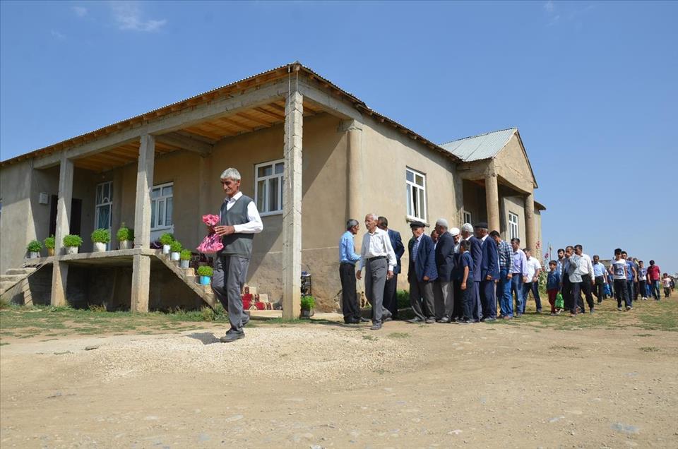 Di eydiyê de nêzî 4 ton û nîv şekir îkram dikin