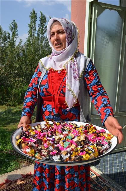 Di eydiyê de nêzî 4 ton û nîv şekir îkram dikin