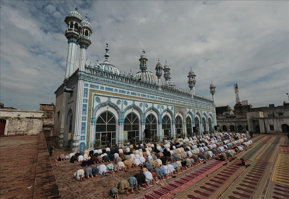 Pakistan'da Ramazan Bayramı namazı