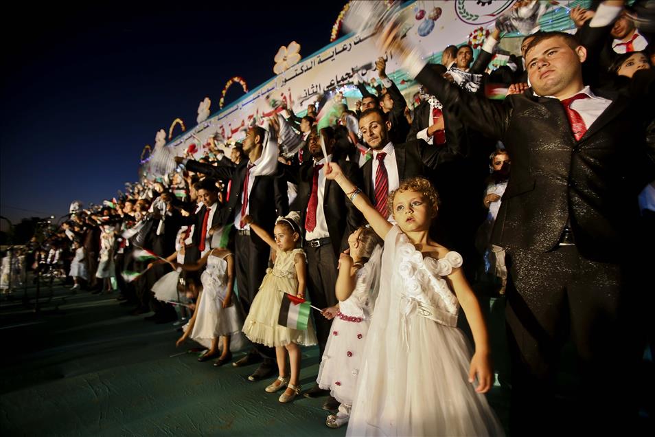 Mass wedding ceremony in Gaza