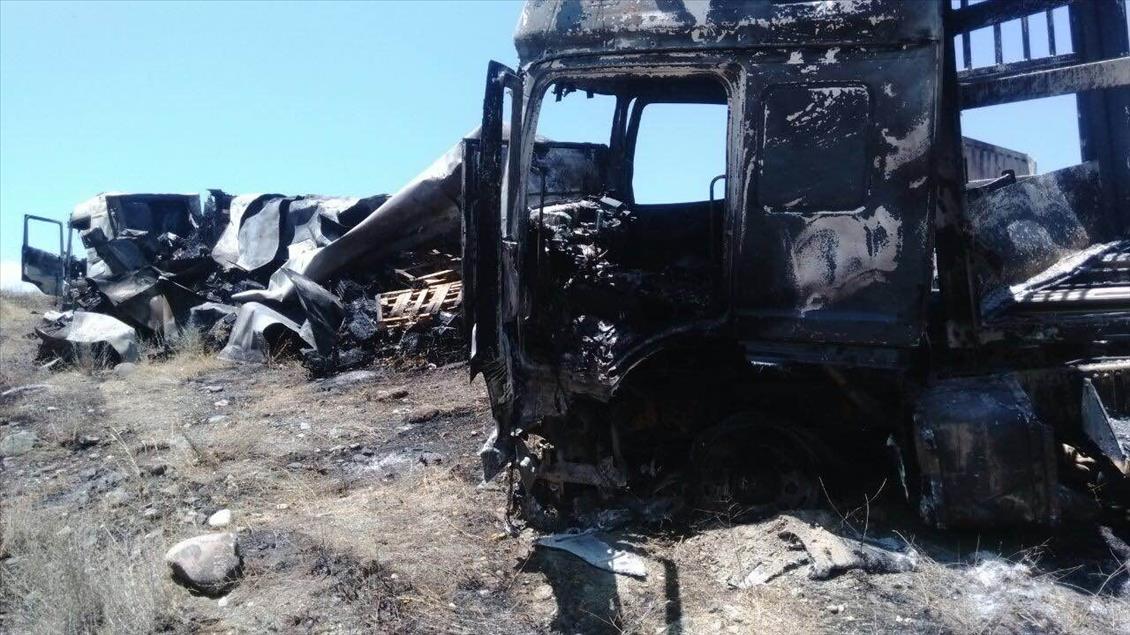 Kars'ta araçların teröristlerce ateşe verilmesi