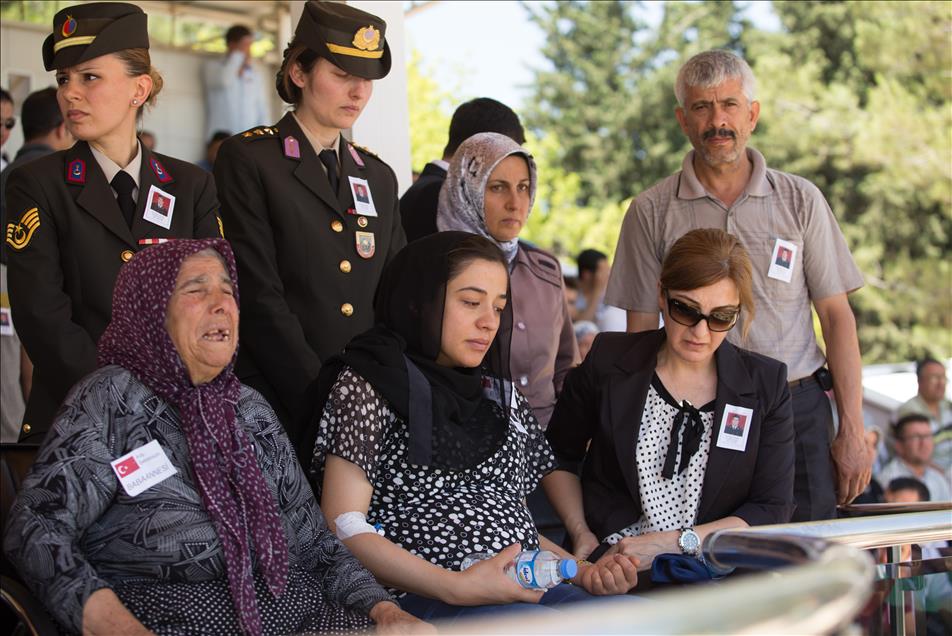 Şehit astsubay son yolculuğuna uğurlanıyor