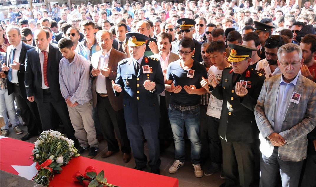 Diyarbakır'daki askeri araca saldırı