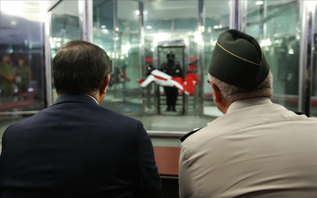 Başbakan Davutoğlu, Özel Kuvvetler Komutanlığını ziyaret etti