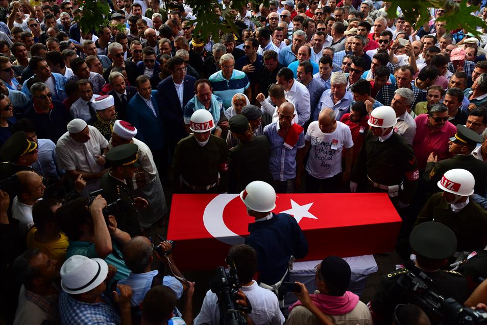 Şehit er Barış Akkabak toprağa verildi