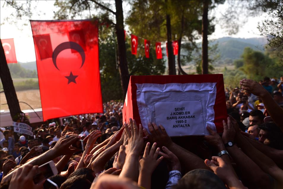 Şehit er Barış Akkabak toprağa verildi