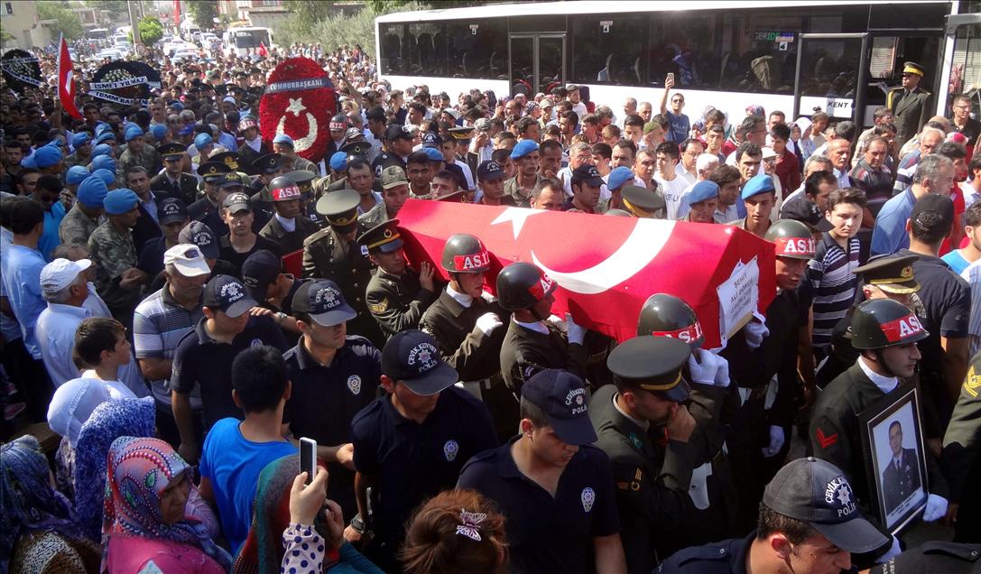Şehit uzman çavuş son yolculuğuna uğurlandı