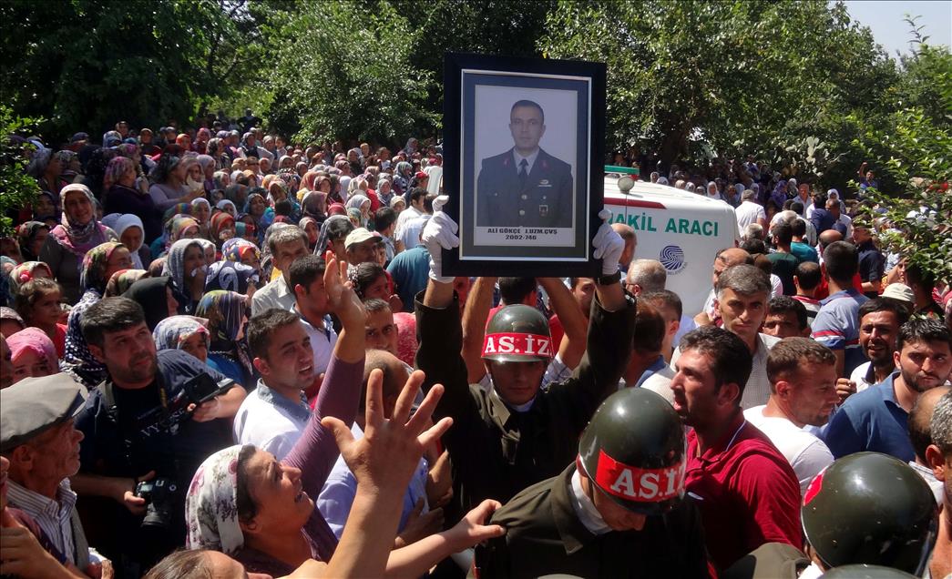 Şehit uzman çavuş son yolculuğuna uğurlandı