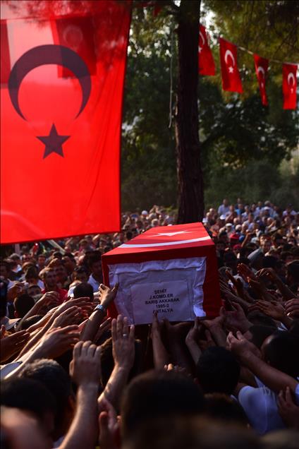 Şehit er Barış Akkabak toprağa verildi