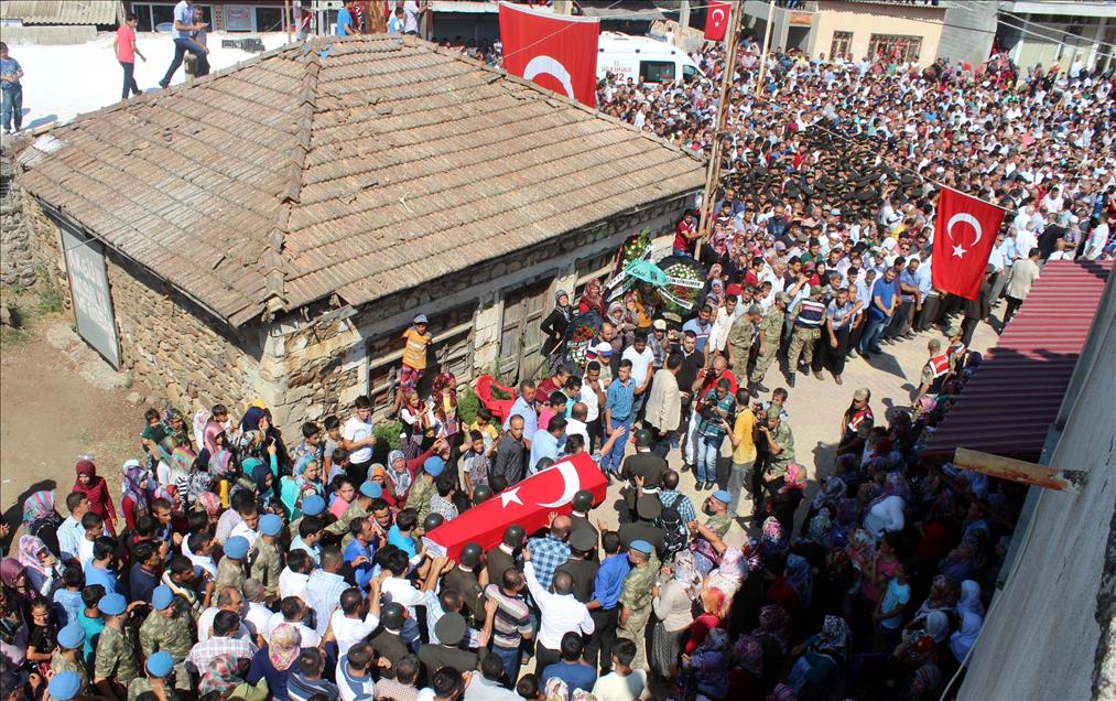 Şehit uzman çavuş son yolculuğuna uğurlandı