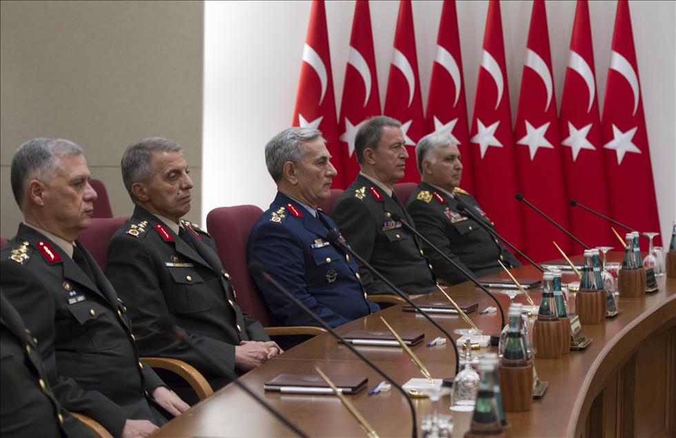 Yüksek Askeri Şura, Başbakan Davutoğlu başkanlığında toplandı