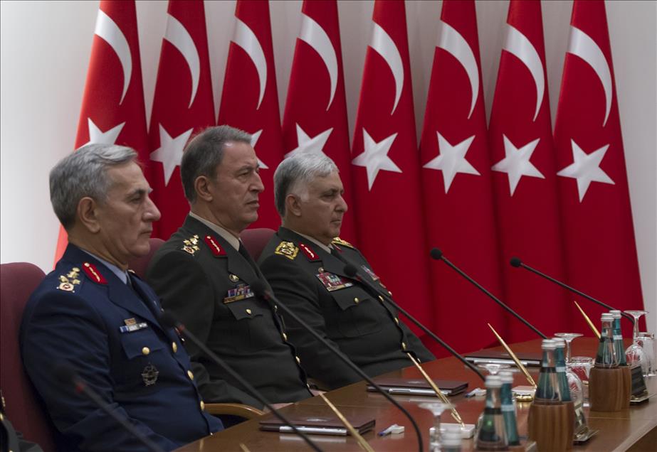 Yüksek Askeri Şura, Başbakan Davutoğlu başkanlığında toplandı
