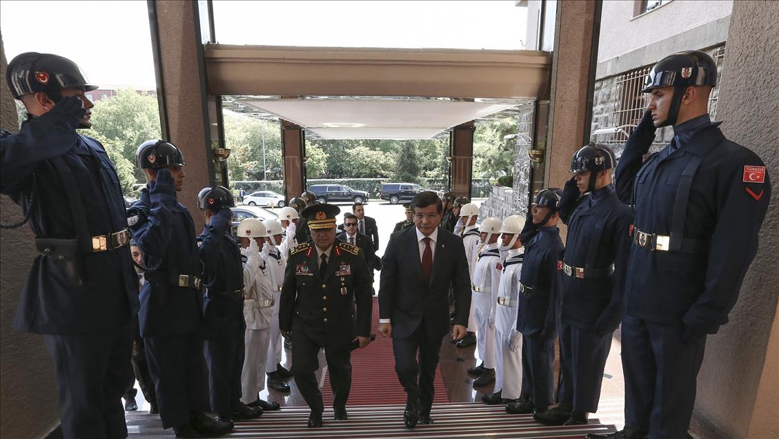 Yüksek Askeri Şura, Başbakan Davutoğlu başkanlığında toplandı