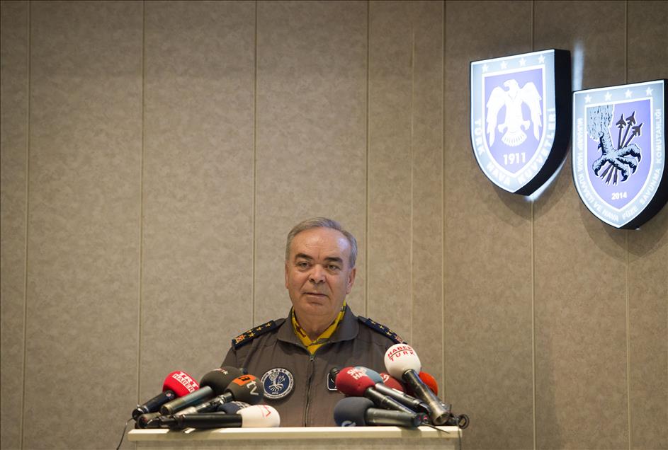 Muharip Hava Kuvveti Komutanlığı Karargahı'nda basın toplantısı