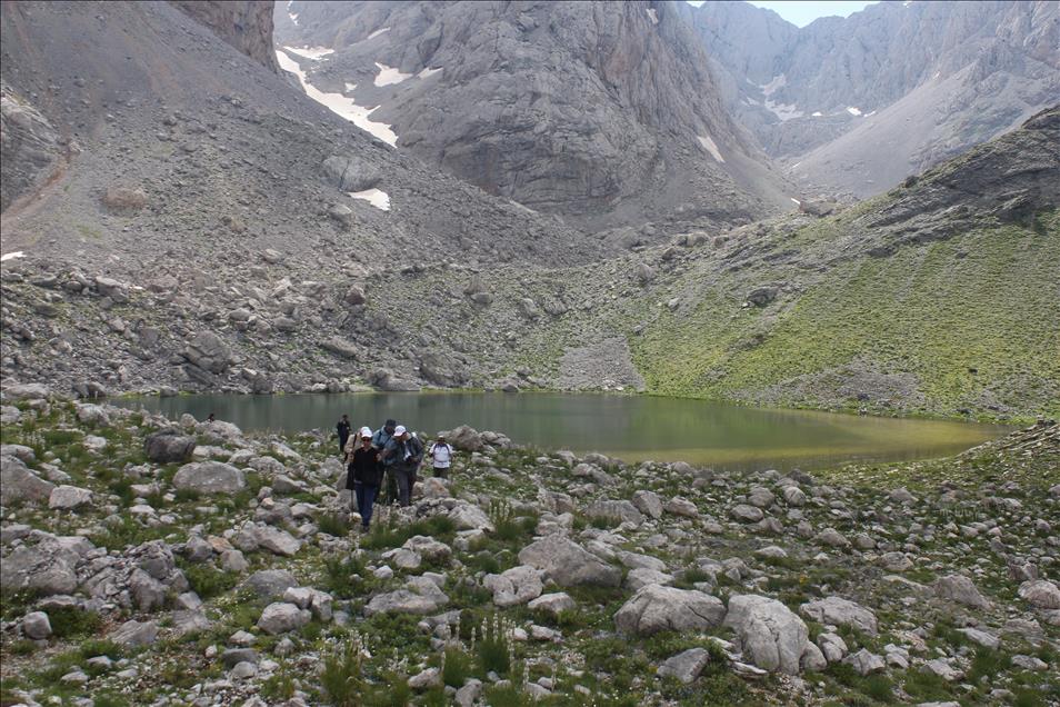 Doğaseverlerin yeni gözdesi "Karagöl"