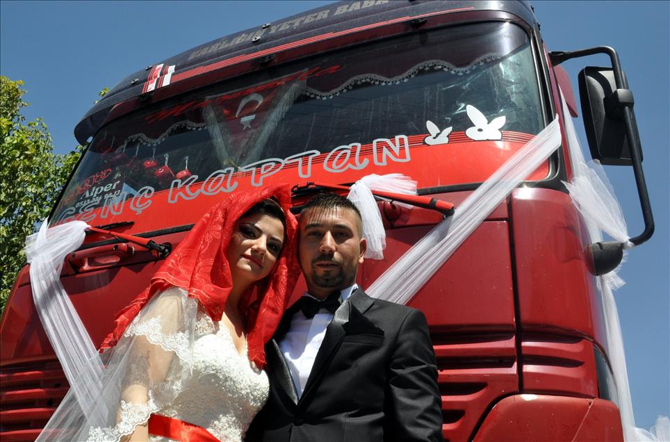 "Çekicili" düğün konvoyu