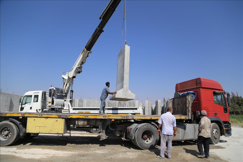 Suriye sınırına 3 metrelik beton duvar
