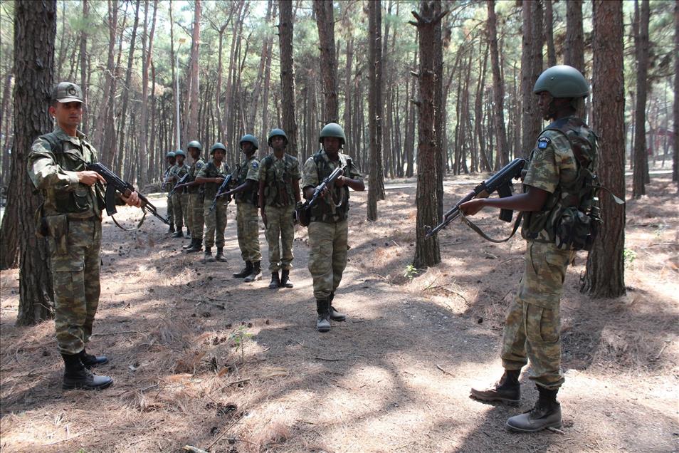 Somali'nin astsubayları Balıkesir'de eğitiliyor