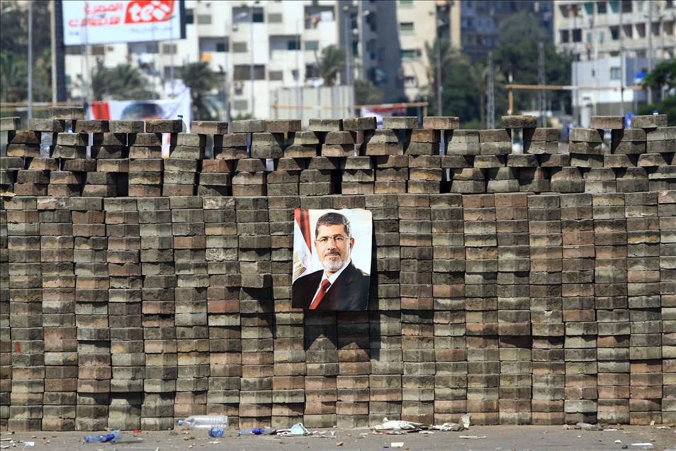 Mısır'da demokrasi yanlılarına ateş açılması