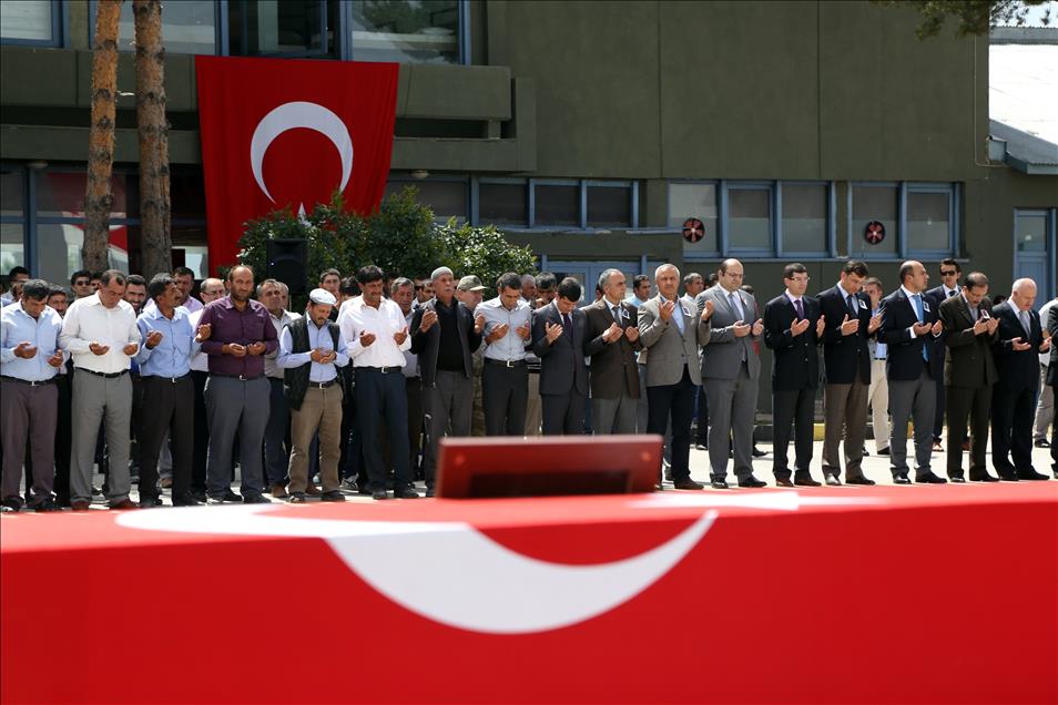 Şehitlerimizi uğurluyoruz