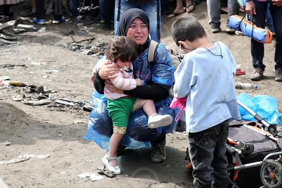 Migrants Attempt To Get Through The Greek/Macedonian Border