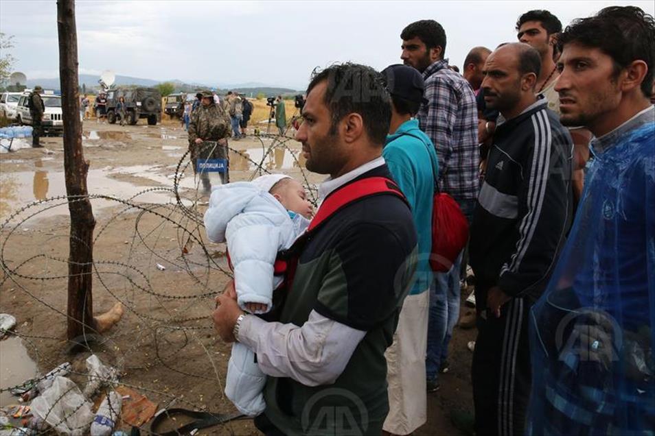 Migrants Attempt To Get Through The Greek/Macedonian Border