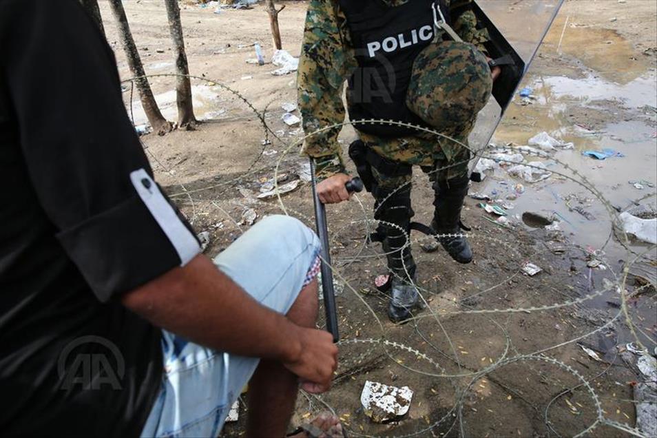 Migrants Attempt To Get Through The Greek/Macedonian Border