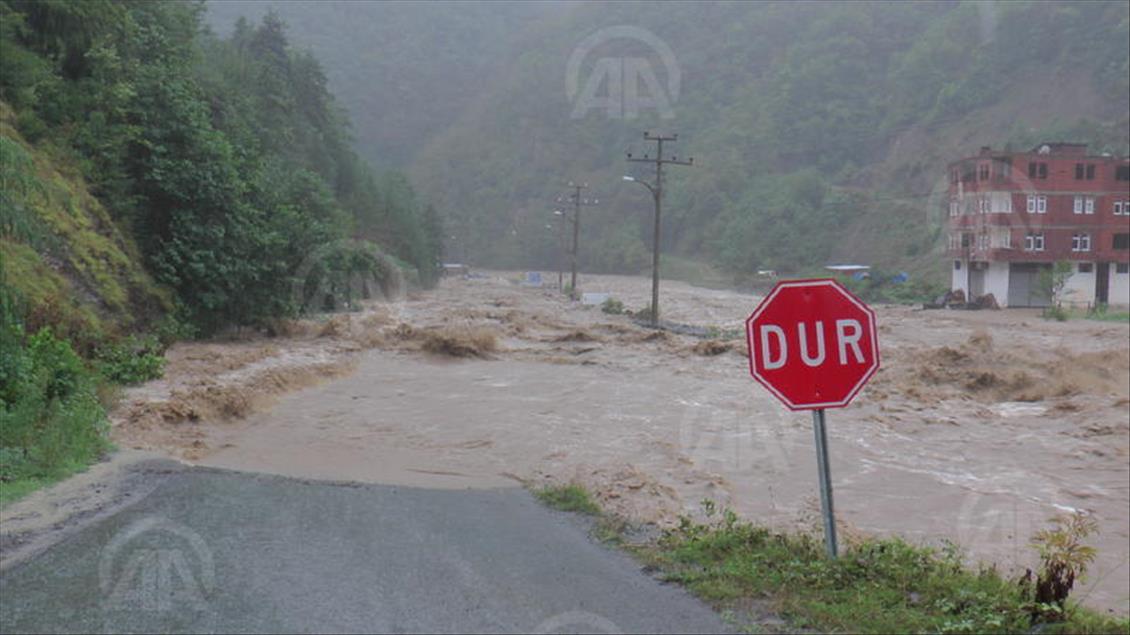 Përmbytjet dhe rrëshqitjet e dheut në Turqi, 8 të vdekur