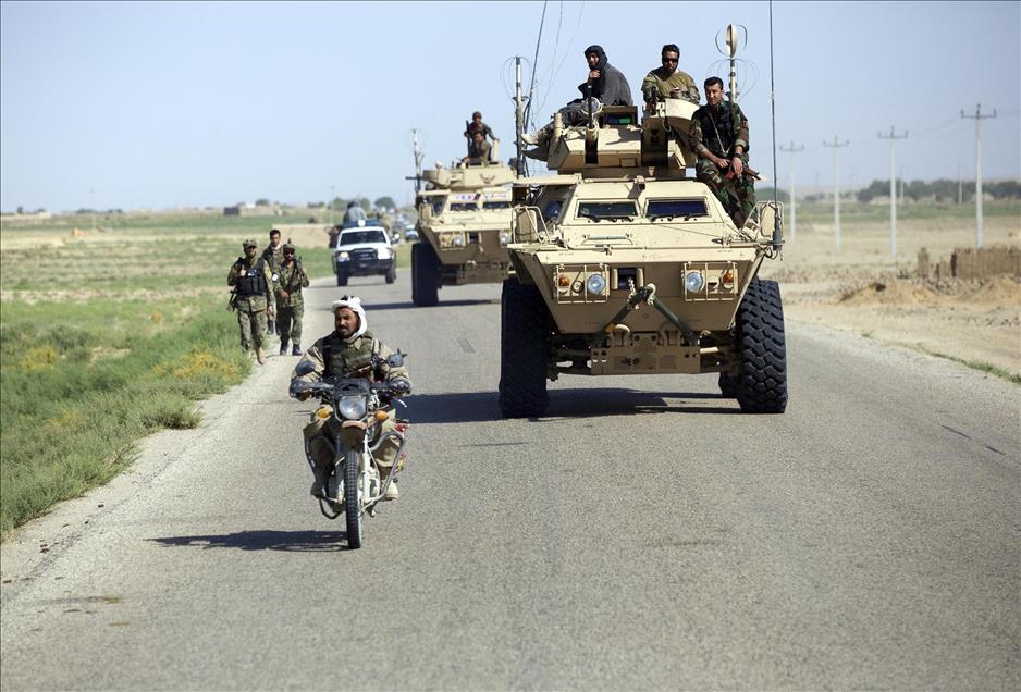 General Abdürreşit Dostum cephede