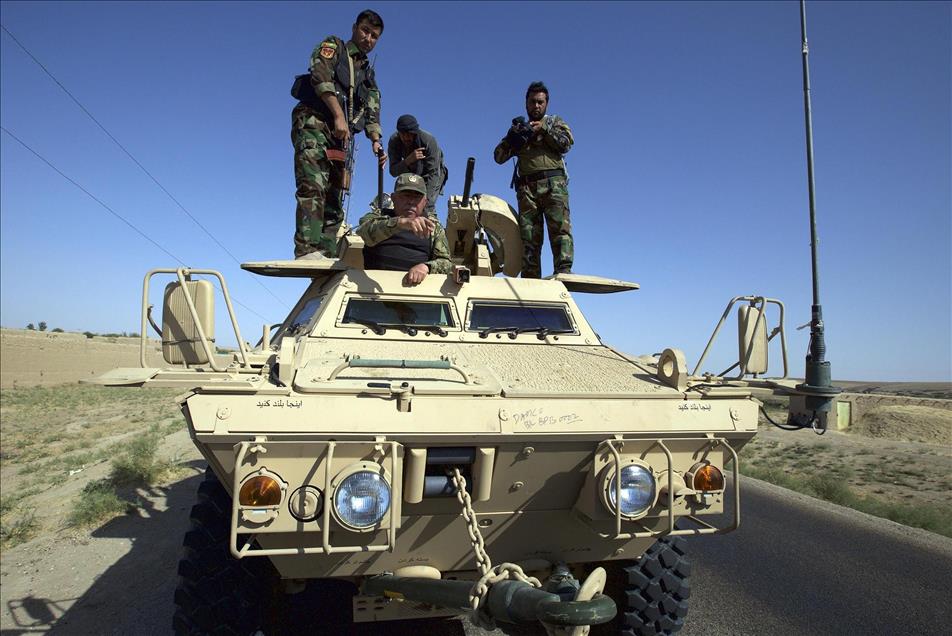 General Abdürreşit Dostum cephede