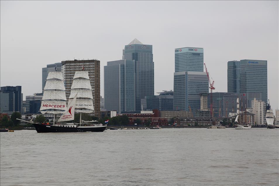 Tarihi yelkenliler Londra'dan geçti