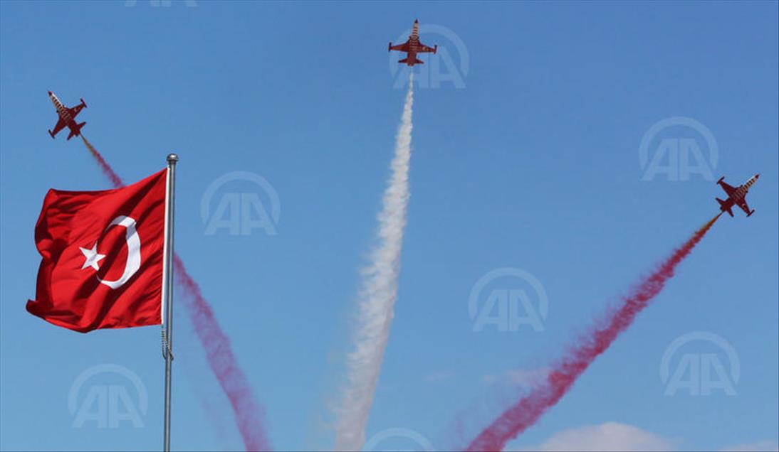 Turqi, paradë ushtarake për festën e Fitores së Madhe dhe Ditën e Forcave të Armatosura