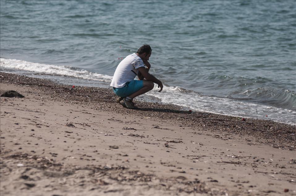 Küçük Aylan, cansız bedeninin vurduğu sahilde anıldı